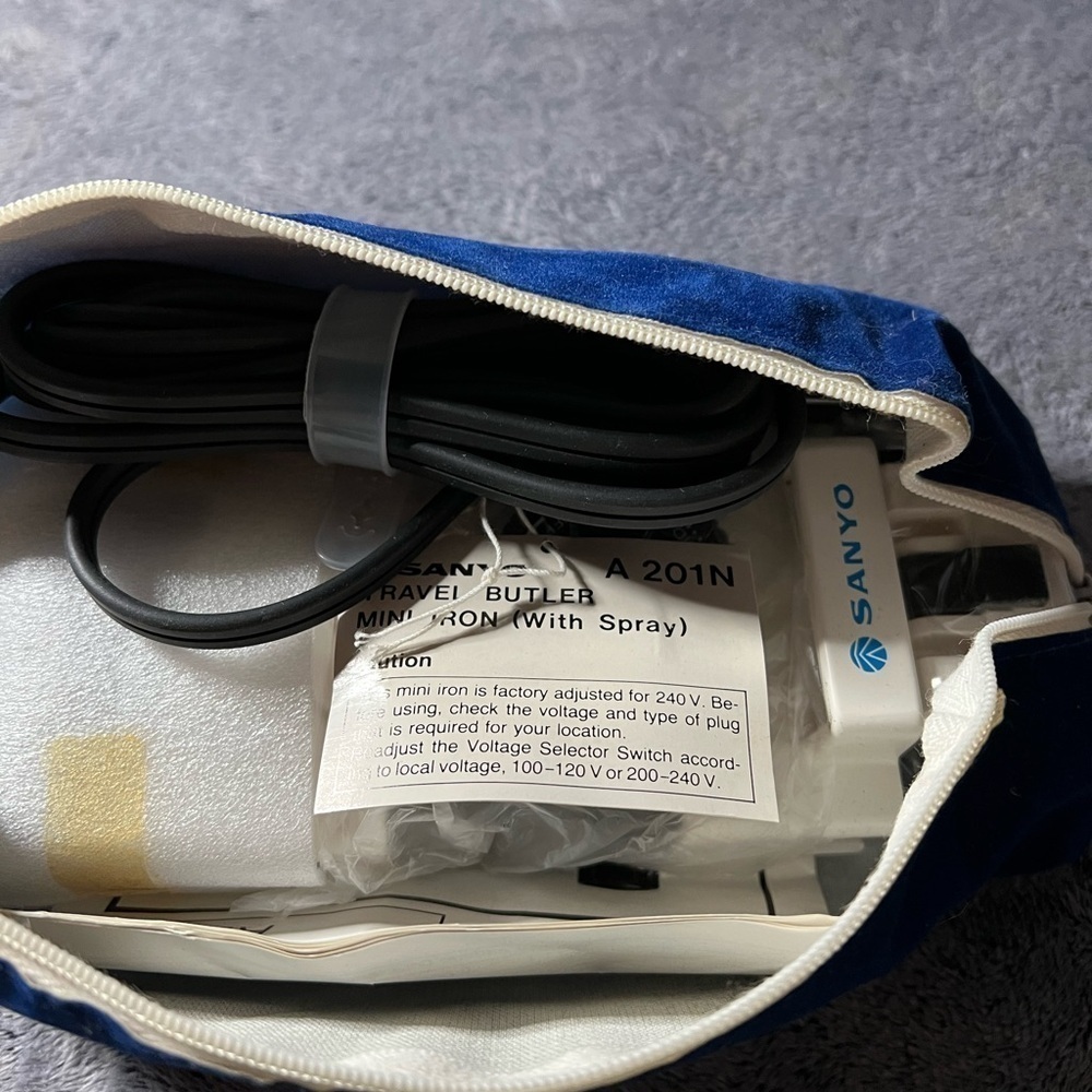 Vintage SANYO Travel Butler Portable Mini Iron Dual Voltage